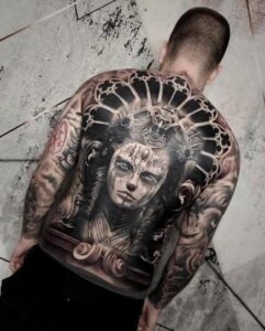Read more about the article Big Tattoo Projects: What You Need to Know Before Starting a Full Back, Sleeve, or Leg Piece