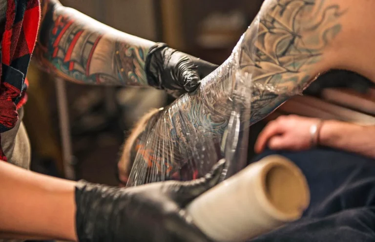Read more about the article Tattoo Aftercare Mistakes: 10 Common Errors That Can Ruin a Great Tattoo
